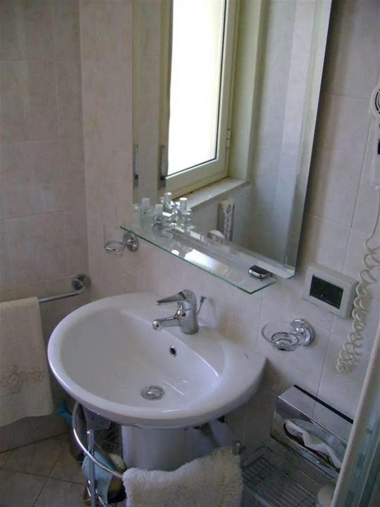Hotel Selene Πιάτσα Αρμερίνα 4*,